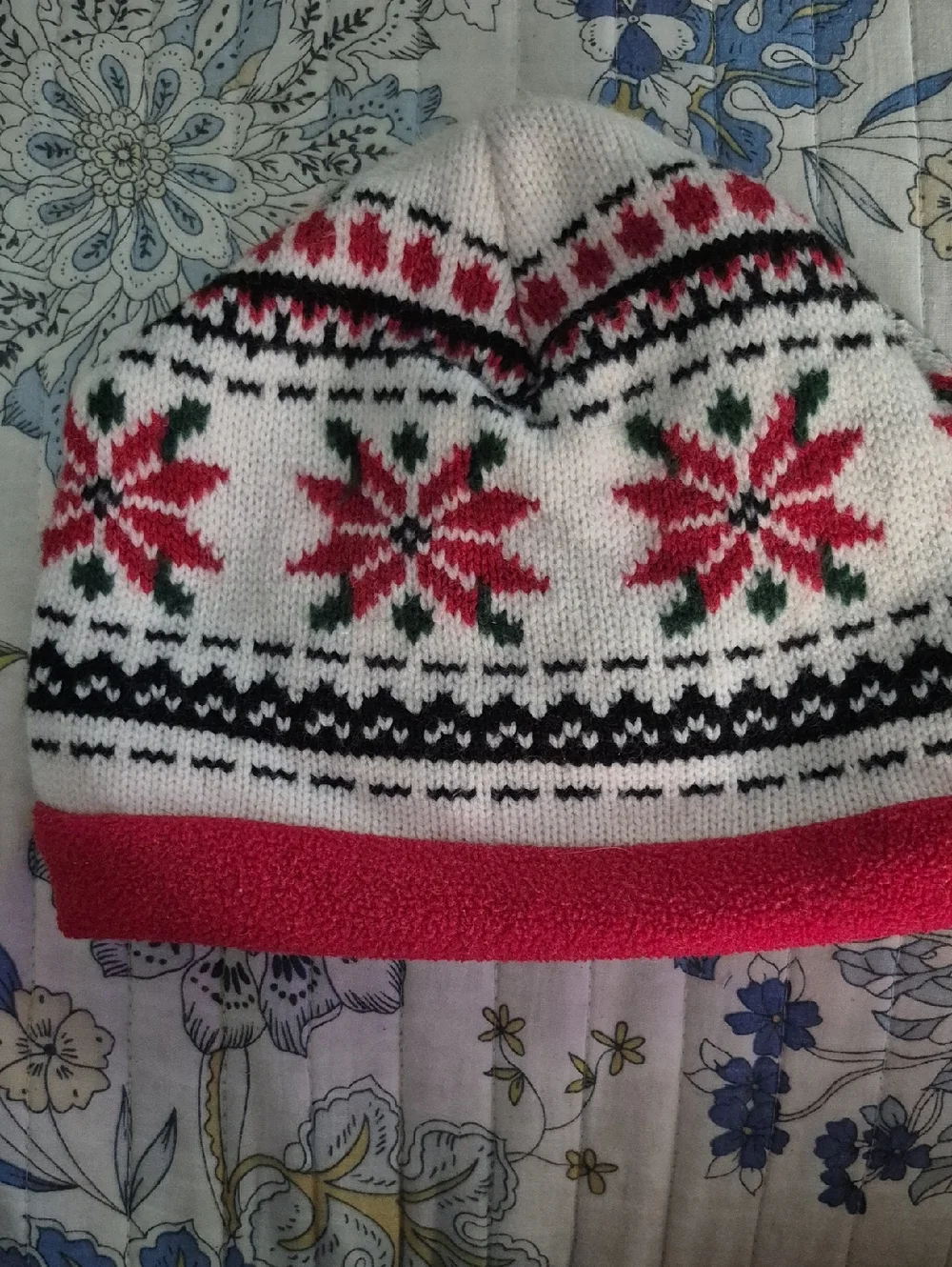 Cozy Winter Knit Beanie with Red Snowflake Pattern